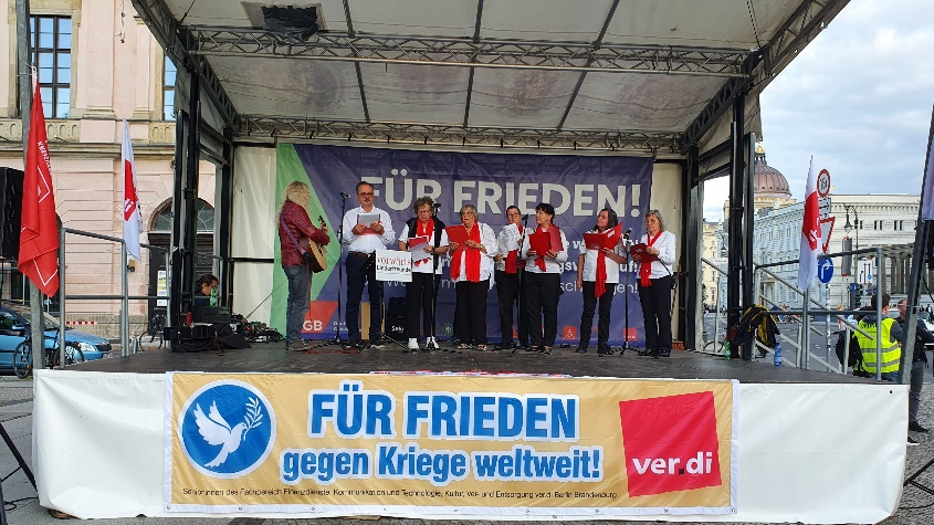 https://machmit.aufstehen.de/mitmachen/images/BerlinAktion09_2.png