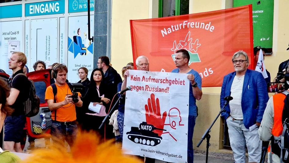 https://machmit.aufstehen.de/mitmachen/images/BerlinAktion09_3.png