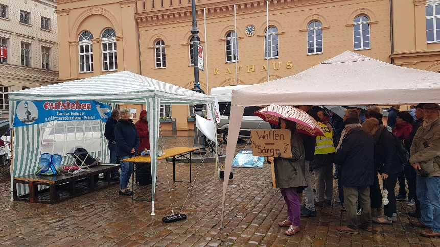 https://machmit.aufstehen.de/mitmachen/images/Bild20221120AktSchwerin05.png