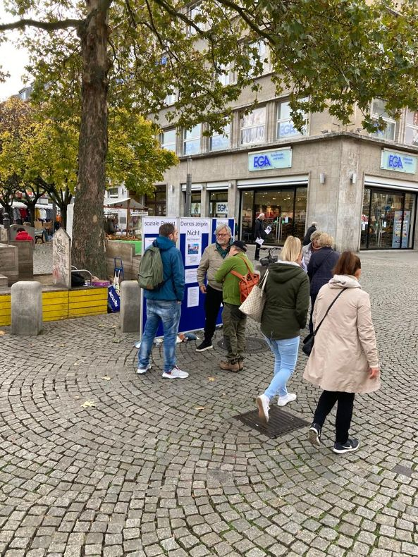 https://machmit.aufstehen.de/mitmachen/images/Bild20221120AktSpandau01.png