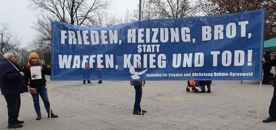 https://machmit.aufstehen.de/mitmachen/images/Bild20221218_Berlin3.png