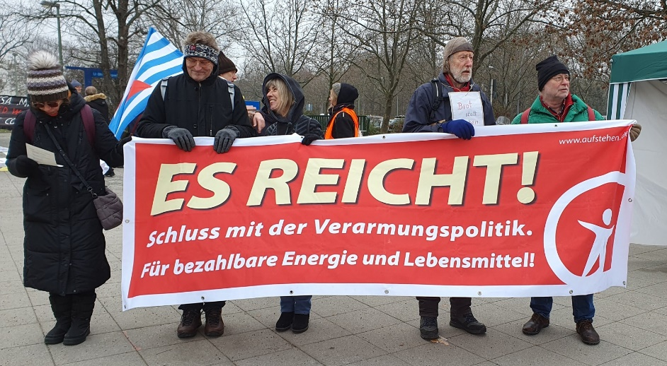 https://machmit.aufstehen.de/mitmachen/images/Bild20221218_Berlin5.png