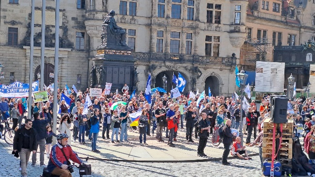 https://machmit.aufstehen.de/mitmachen/images/Bild20230416_Dresden2.png
