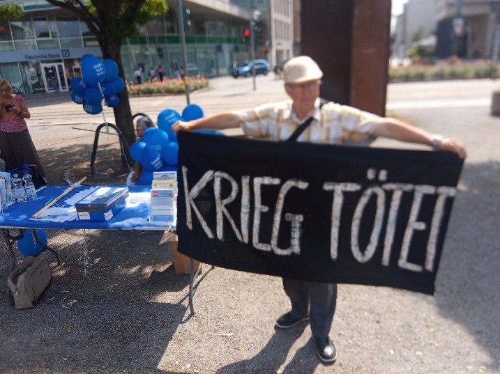 https://machmit.aufstehen.de/mitmachen/images/Bild20230626_BallonAktion08.png