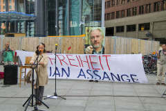 https://machmit.aufstehen.de/mitmachen/images/Bild20230709_Assange01.png