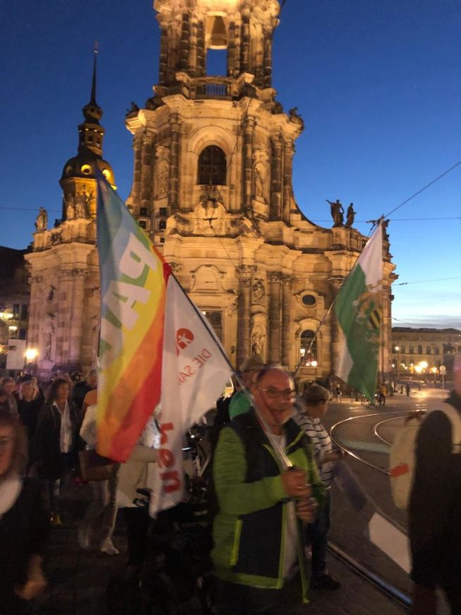 https://machmit.aufstehen.de/mitmachen/images/Bild20231001_Dresden.png