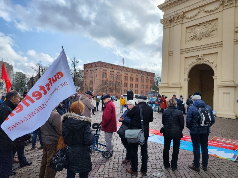https://machmit.aufstehen.de/mitmachen/images/Bild20240324_Potsdam2.png