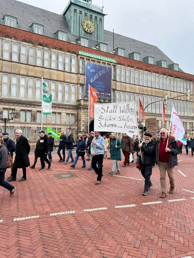 https://machmit.aufstehen.de/mitmachen/images/Bild20240415_OstermarschEmden.png