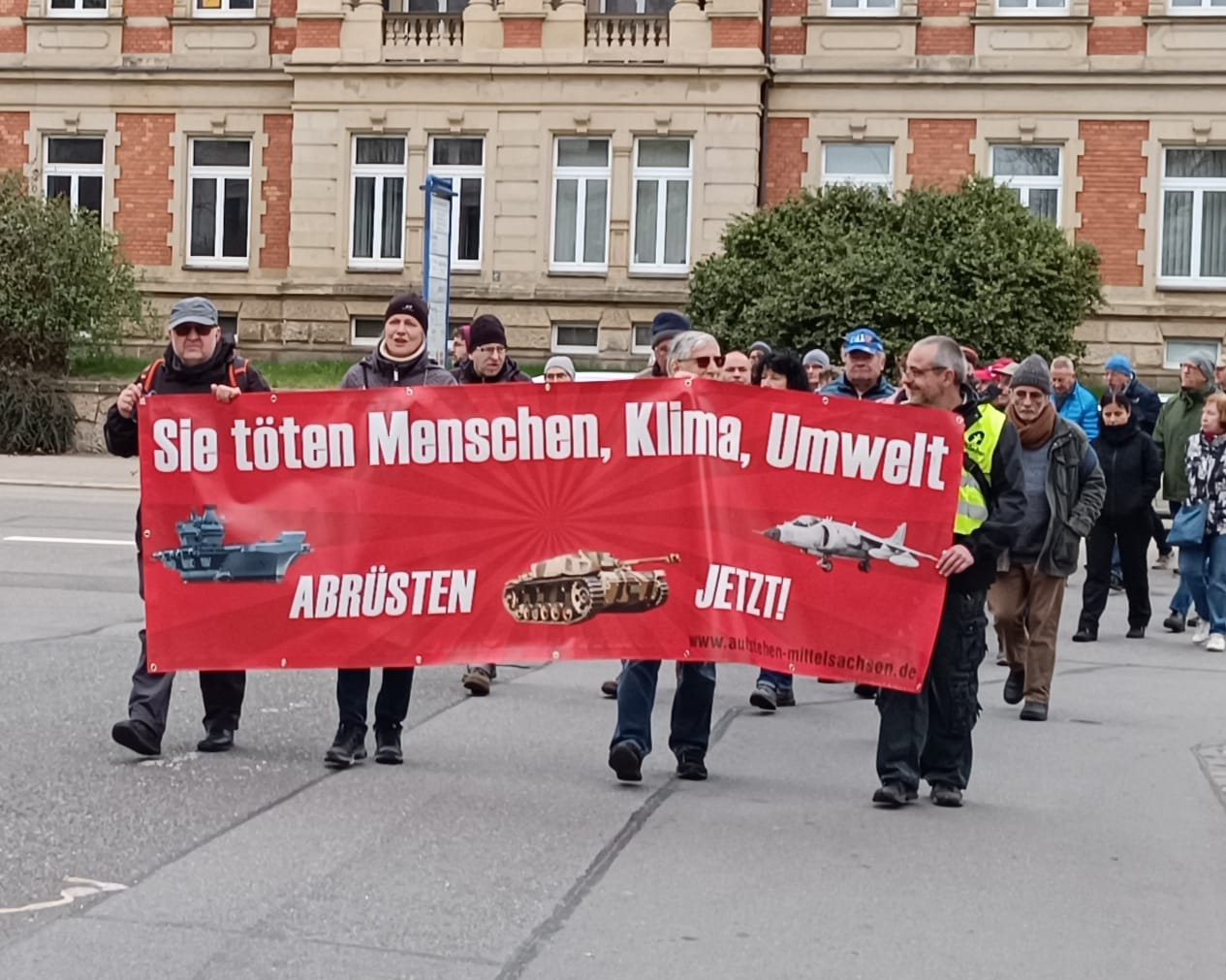https://machmit.aufstehen.de/mitmachen/images/Bild20240415_OstermarschMittelsachsen.png