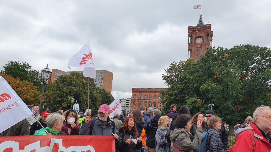 https://machmit.aufstehen.de/mitmachen/images/BildBerlin20221009_3.png