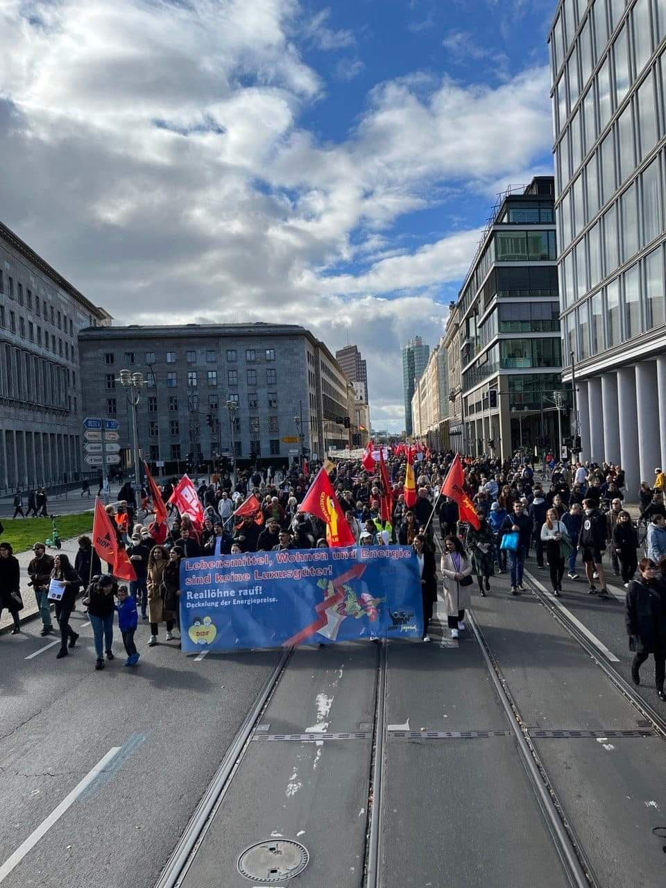https://machmit.aufstehen.de/mitmachen/images/BildBerlin20221009_5.png